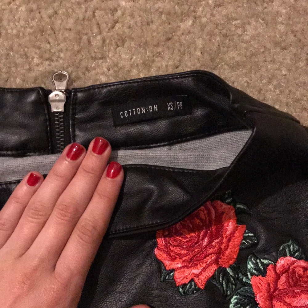 Black Leather Skirt, never worn - Picture 3 of 3